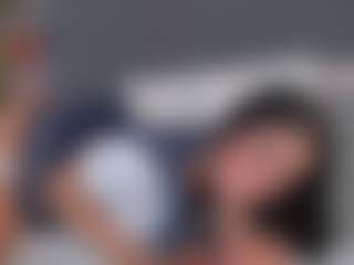 E M E L I E - 89's Live Sex Cam Show