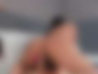 E M E L I E - 89's Live Sex Cam Show