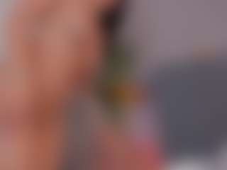 E M E L I E - 89's Live Sex Cam Show