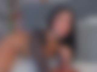 E M E L I E - 89's Live Sex Cam Show
