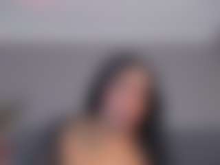 E M E L I E - 89's Live Sex Cam Show