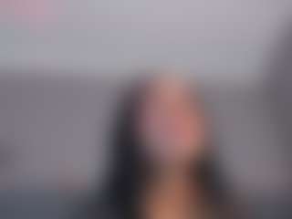 E M E L I E - 89's Live Sex Cam Show