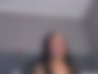 E M E L I E - 89's Live Sex Cam Show