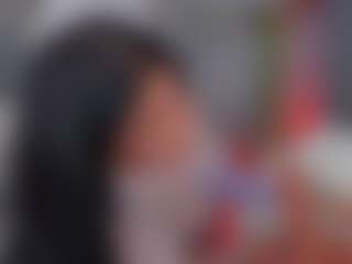 E M E L I E - 89's Live Sex Cam Show