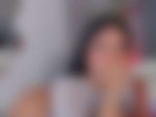 E M E L I E - 89's Live Sex Cam Show