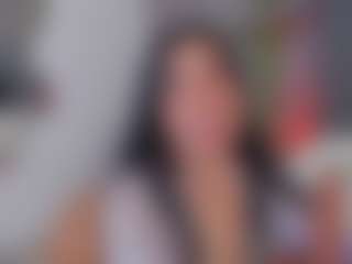 Live cam show with E M E L I E - 89 - Lesbian on Chatstar