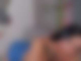 E M E L I E - 89's Live Sex Cam Show