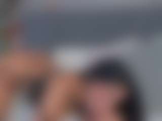 E M E L I E - 89's Live Sex Cam Show