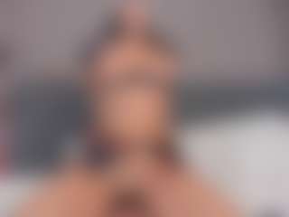 E M E L I E - 89's Live Sex Cam Show