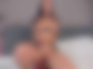 E M E L I E - 89's Live Sex Cam Show