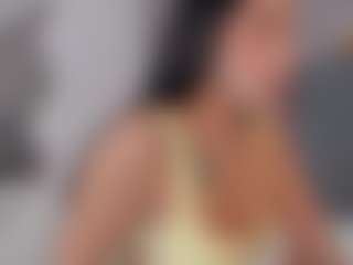 E M E L I E - 89's Live Sex Cam Show