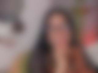 E M E L I E - 89's Live Sex Cam Show
