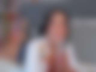 E M E L I E - 89's Live Sex Cam Show