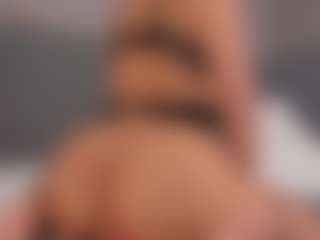 E M E L I E - 89's Live Sex Cam Show