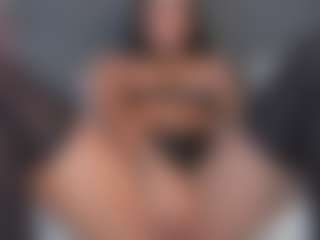 E M E L I E - 89's Live Sex Cam Show