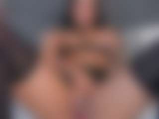 E M E L I E - 89's Live Sex Cam Show