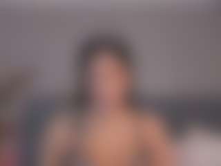 E M E L I E - 89's Live Sex Cam Show