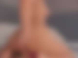 E M E L I E - 89's Live Sex Cam Show