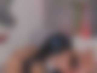 E M E L I E - 89's Live Sex Cam Show