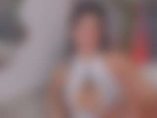 E M E L I E - 89's Live Sex Cam Show