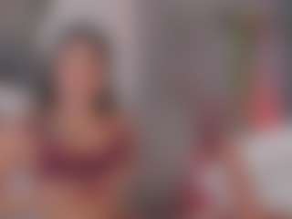 Live cam show with E M E L I E - 89 - Bikini on studioflirtlive.com