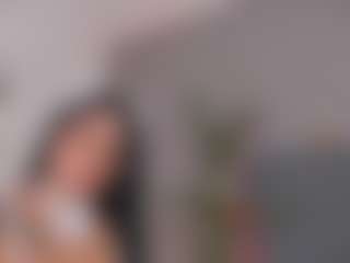 E M E L I E - 89's Live Sex Cam Show