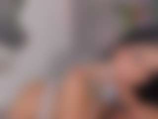 E M E L I E - 89's Live Sex Cam Show