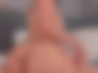 E M E L I E - 89's Live Sex Cam Show
