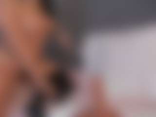 E M E L I E - 89's Live Sex Cam Show