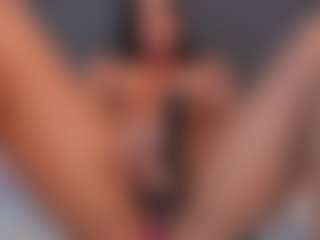 E M E L I E - 89's Live Sex Cam Show