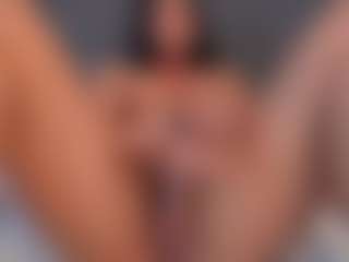 E M E L I E - 89's Live Sex Cam Show