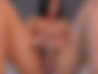 Show de cam en vivo con E M E L I E - 89 - Double Penetration en Camsoda