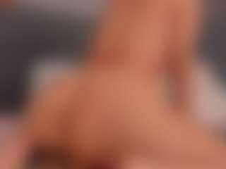 E M E L I E - 89's Live Sex Cam Show