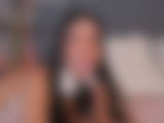 E M E L I E - 89's Live Sex Cam Show
