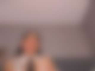 E M E L I E - 89's Live Sex Cam Show