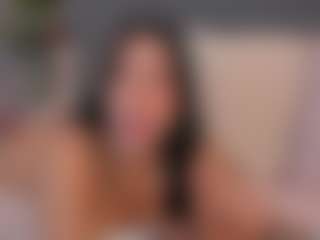 E M E L I E - 89's Live Sex Cam Show