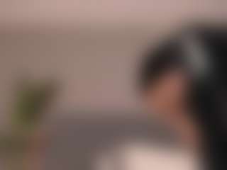 E M E L I E - 89's Live Sex Cam Show