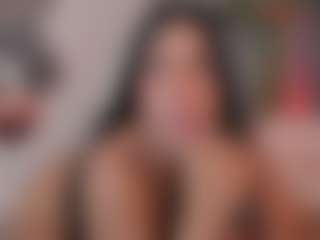 E M E L I E - 89's Live Sex Cam Show