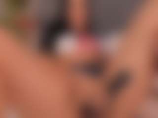 E M E L I E - 89's Live Sex Cam Show