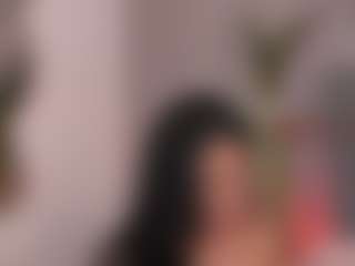 E M E L I E - 89's Live Sex Cam Show