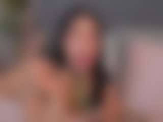 E M E L I E - 89's Live Sex Cam Show