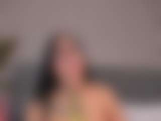 E M E L I E - 89's Live Sex Cam Show