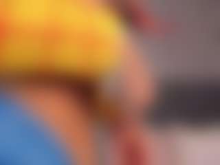 E M E L I E - 89's Live Sex Cam Show