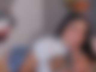 E M E L I E - 89's Live Sex Cam Show