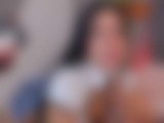 E M E L I E - 89's Live Sex Cam Show