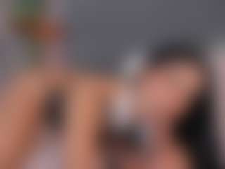 E M E L I E - 89's Live Sex Cam Show