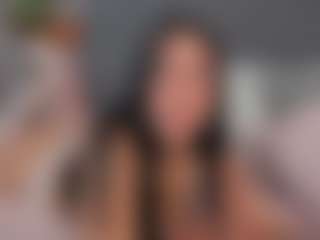 E M E L I E - 89's Live Sex Cam Show