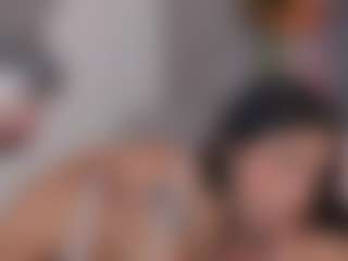 E M E L I E - 89's Live Sex Cam Show