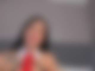 E M E L I E - 89's Live Sex Cam Show