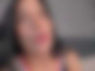 E M E L I E - 89's Live Sex Cam Show